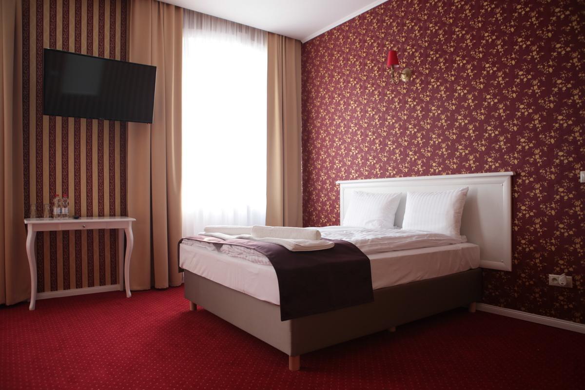 Hotel Court Park Nysa Dış mekan fotoğraf