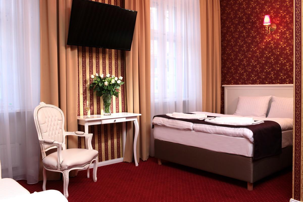 Hotel Court Park Nysa Dış mekan fotoğraf