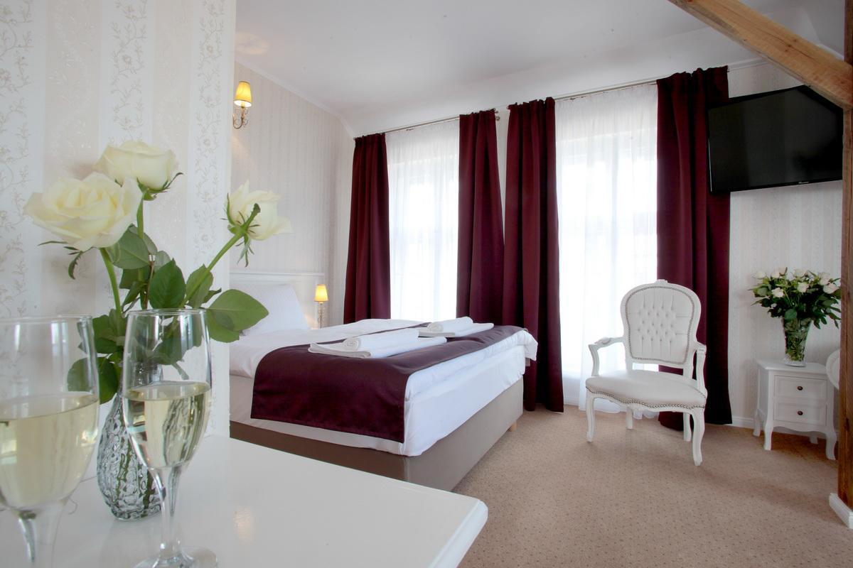 Hotel Court Park Nysa Dış mekan fotoğraf