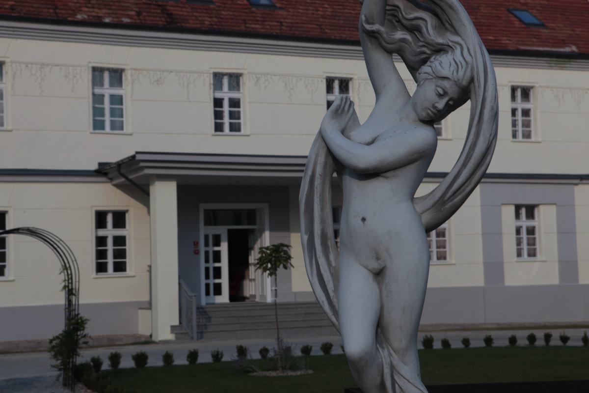 Hotel Court Park Nysa Dış mekan fotoğraf