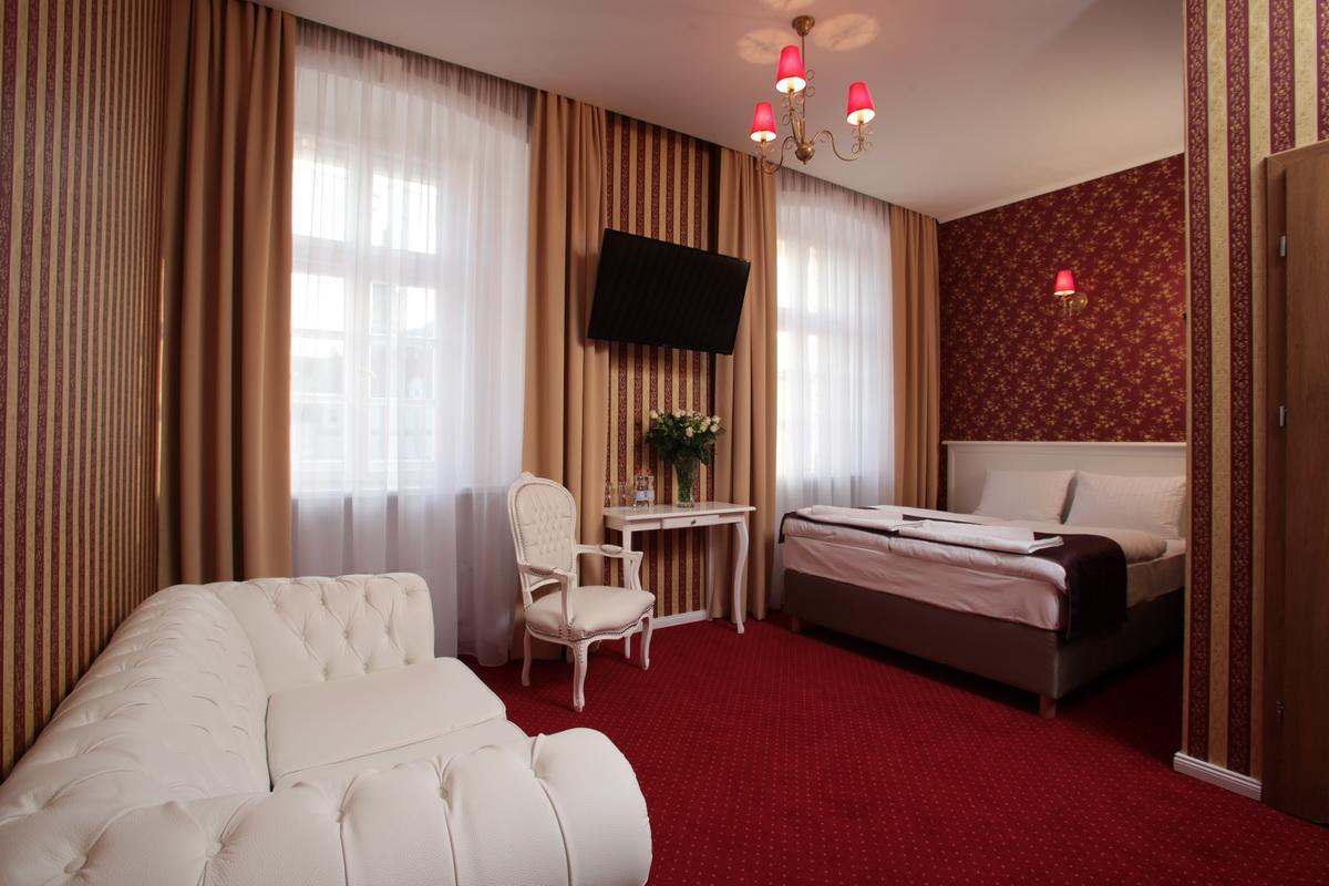 Hotel Court Park Nysa Dış mekan fotoğraf